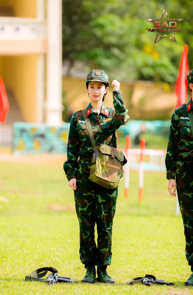 Những khoảnh khắc đáng nhớ của Sao nhập ngũ Jun Vũ