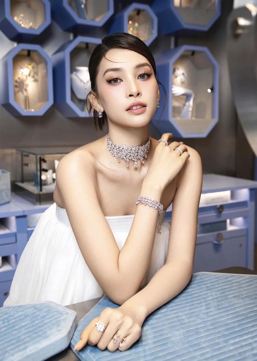 Cùng khám phá Tiểu Vy sinh năm để hiểu rõ hơn về tuổi đời và thành công của cô.