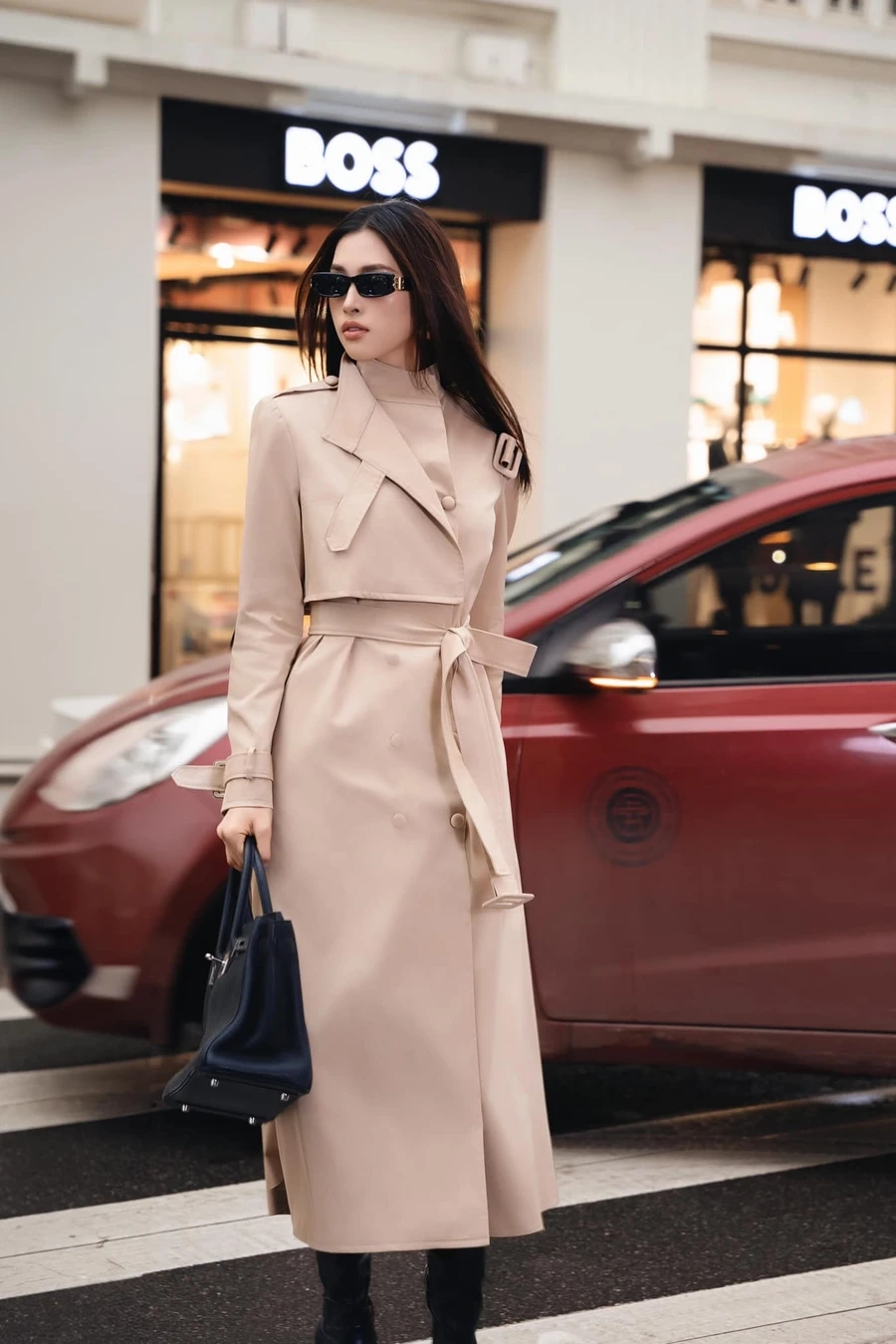 Hoa hậu Tiểu Vy sinh năm mở ra một trang mới trong sự nghiệp của cô.