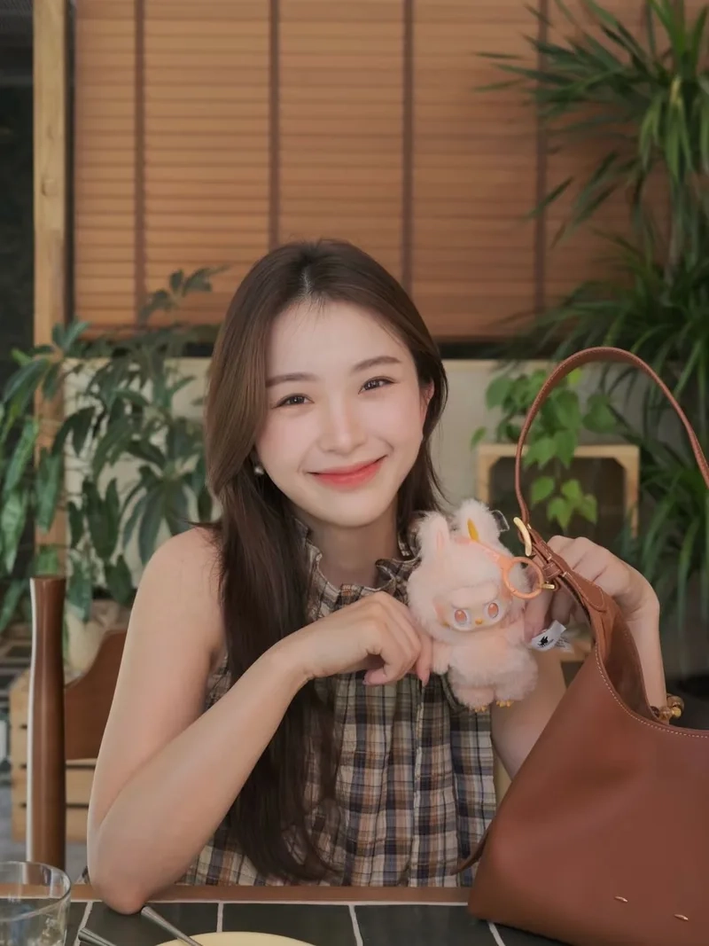 Tràn đầy năng lượng qua ảnh gái xinh cười tươi