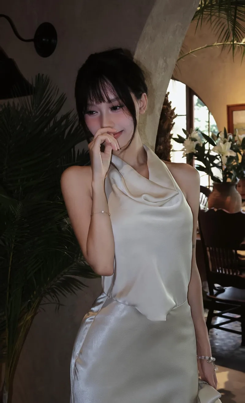 Gây ấn tượng khó quên nhờ ảnh gái xinh làm ảnh đại diện