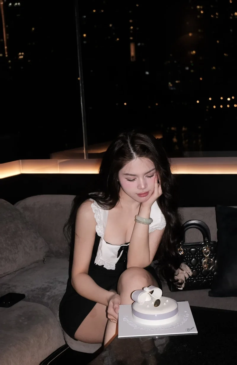 Hóa nàng thơ với Hình nền gái 2k5 dễ thương HD