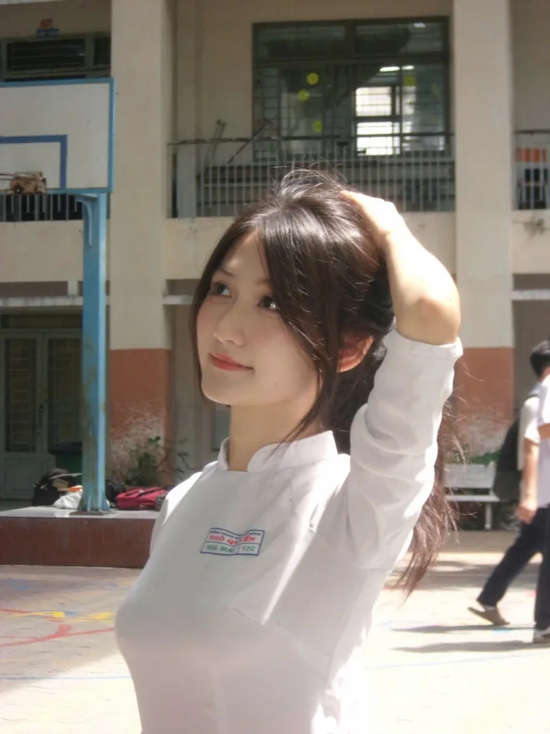 Phong cách cá tính từ ảnh gái xinh 2k1