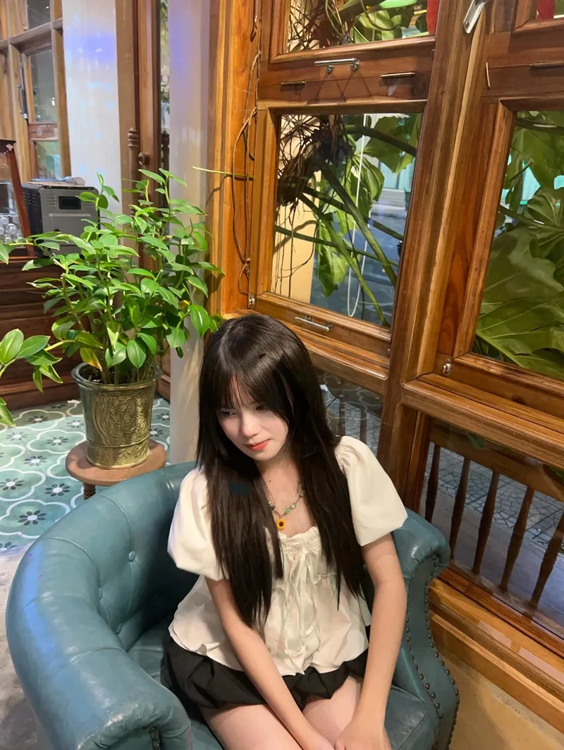 Ngẩn ngơ trước dáng pose ảnh gái xinh chụp dáng cute