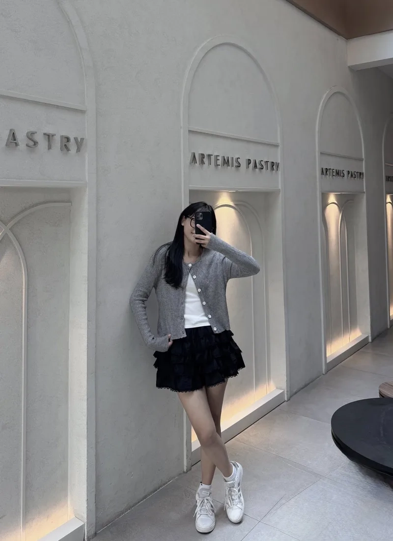 Làm đẹp màn hình bằng Hình nền gái xinh Instagram lung linh