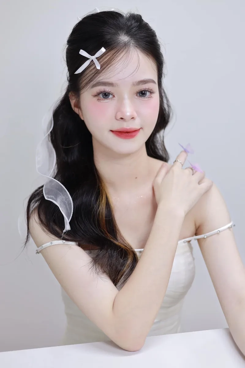 Dịu dàng cuốn hút qua ảnh mạng cô gái