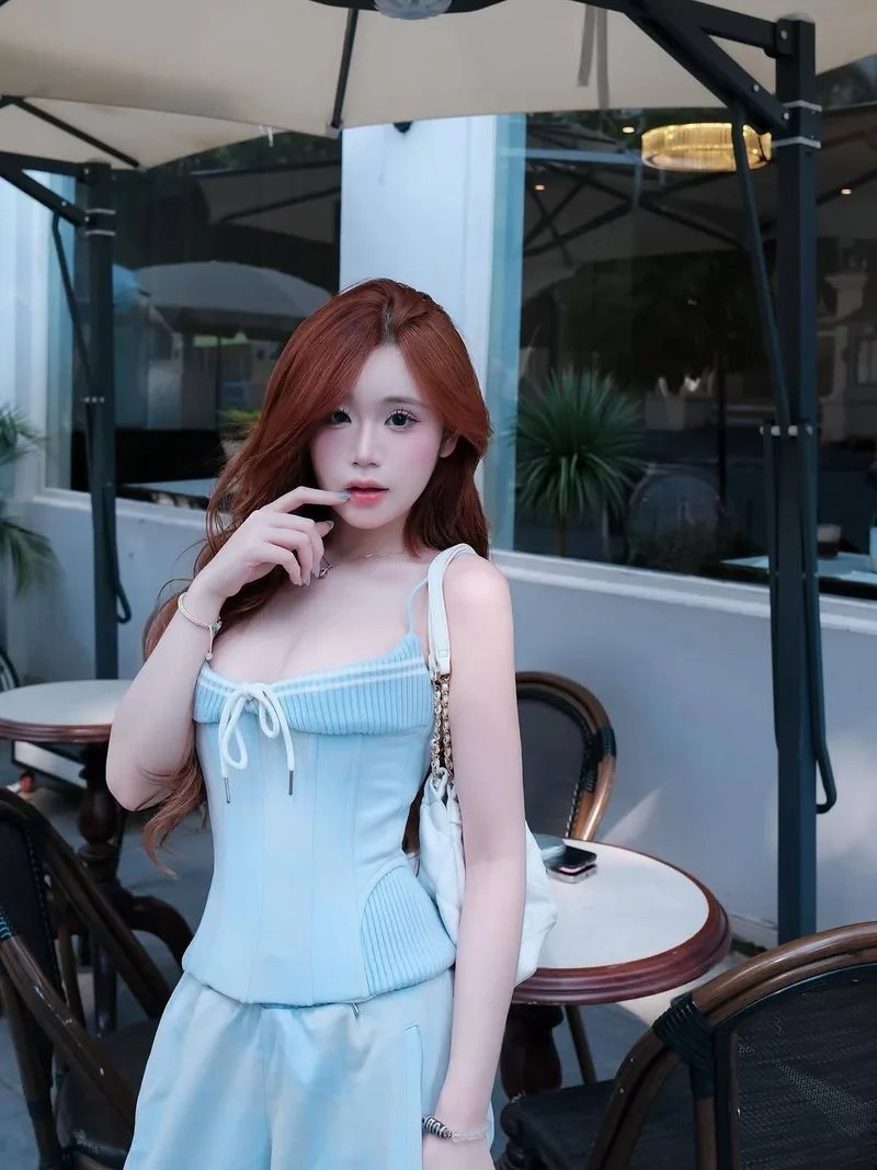 Hồn nhiên tinh nghịch qua ảnh mạng gái 2k12