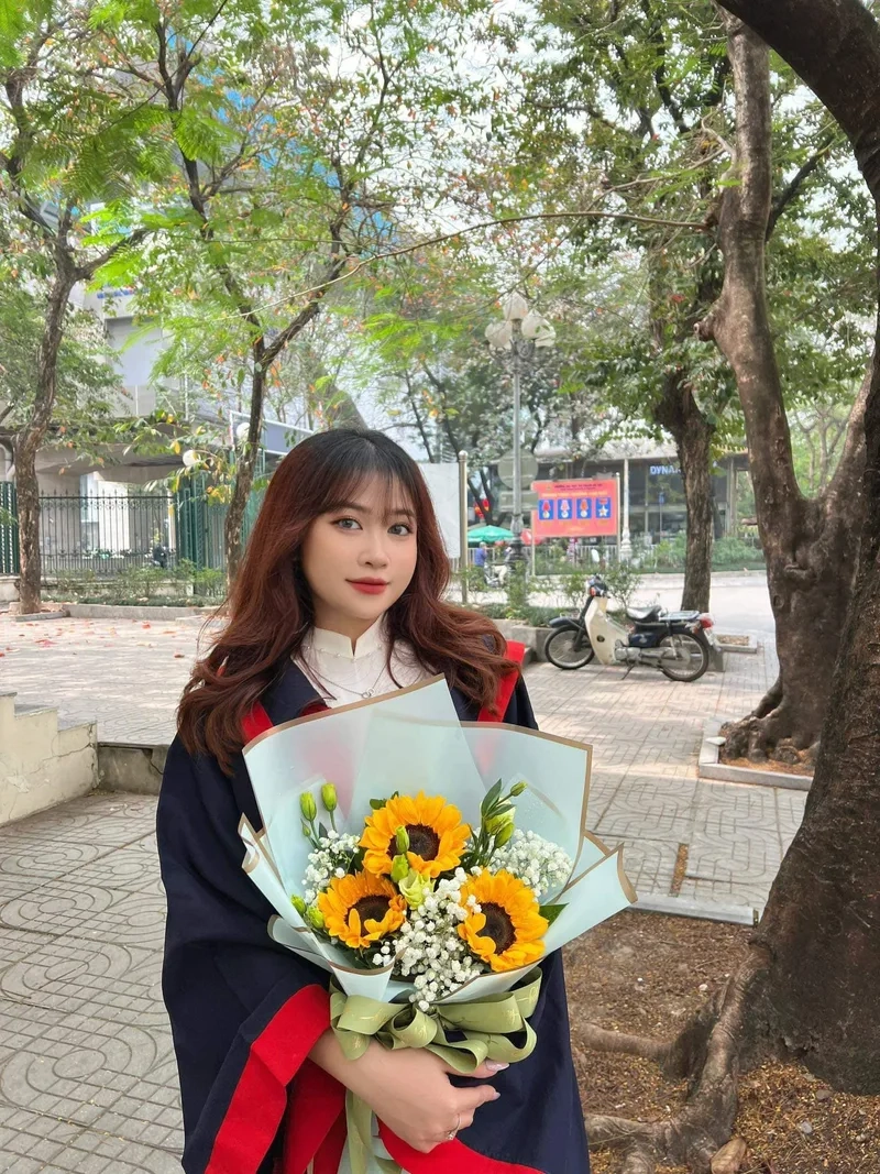 Gây sốt cộng đồng với ảnh mạng gái k8