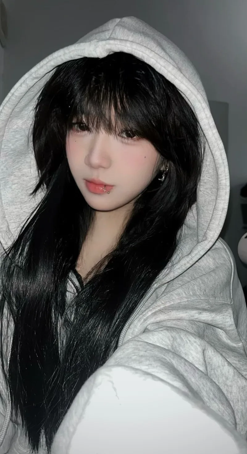 Nổi bật phong cách chất lừ cùng Avatar gái xinh ngầu Instagram