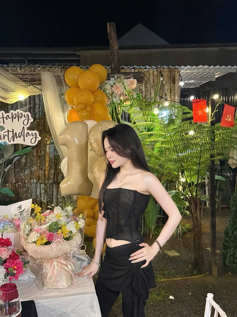 Nổi bật mọi phong cách với ảnh gái xinh 2k8