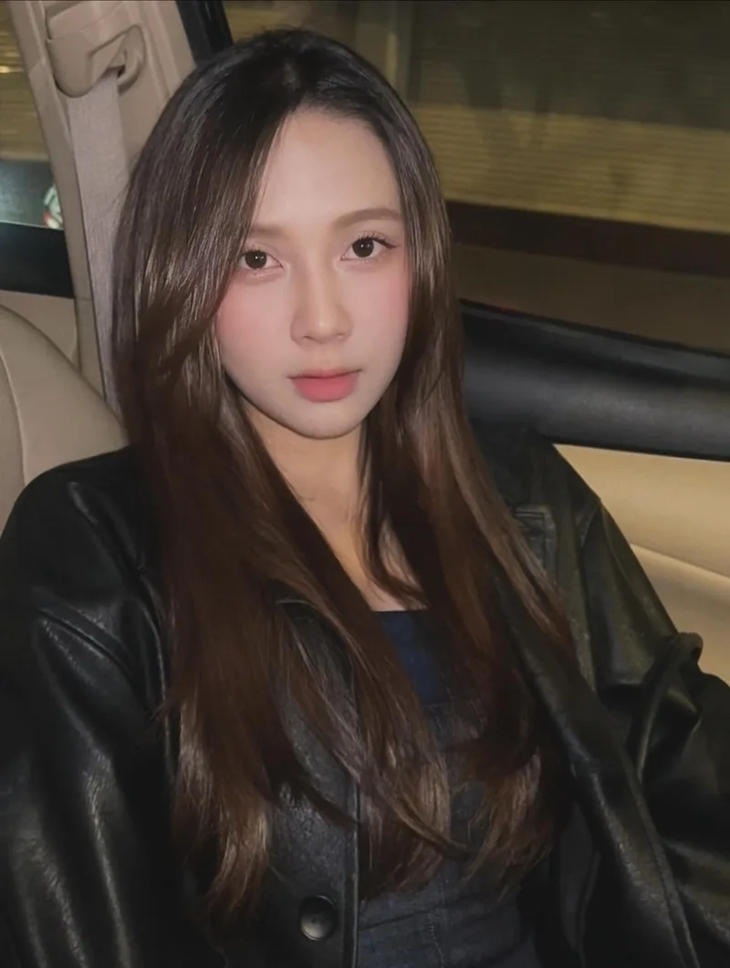 Tạo màn hình nổi bật với Hình nền gái tóc dài mới