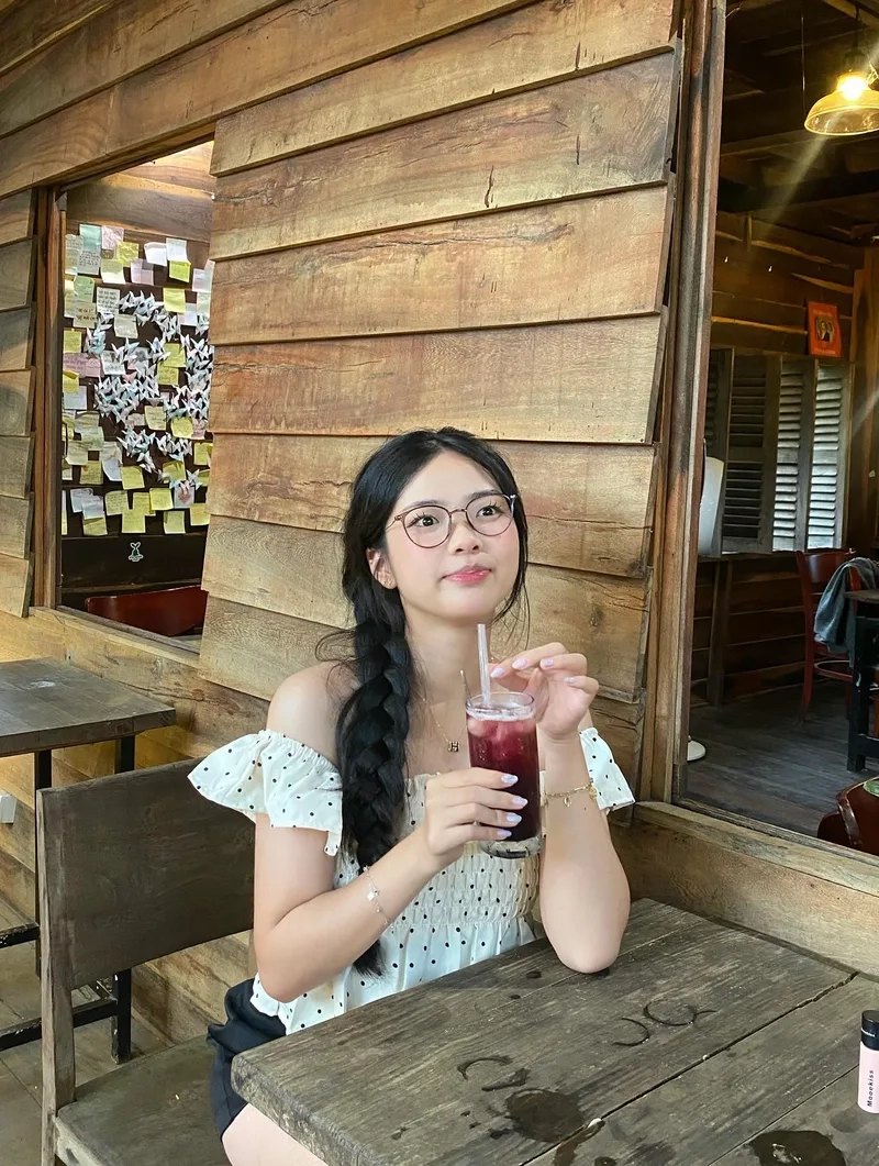 Nét đẹp thanh thoát trong Gái đẹp tóc dài