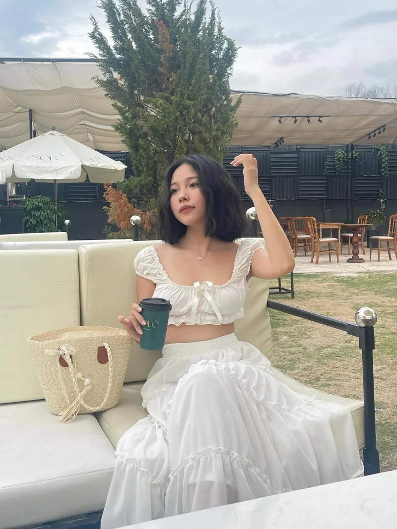 Nổi bật phong cách hiện đại cùng Cô gái tóc ngắn xinh