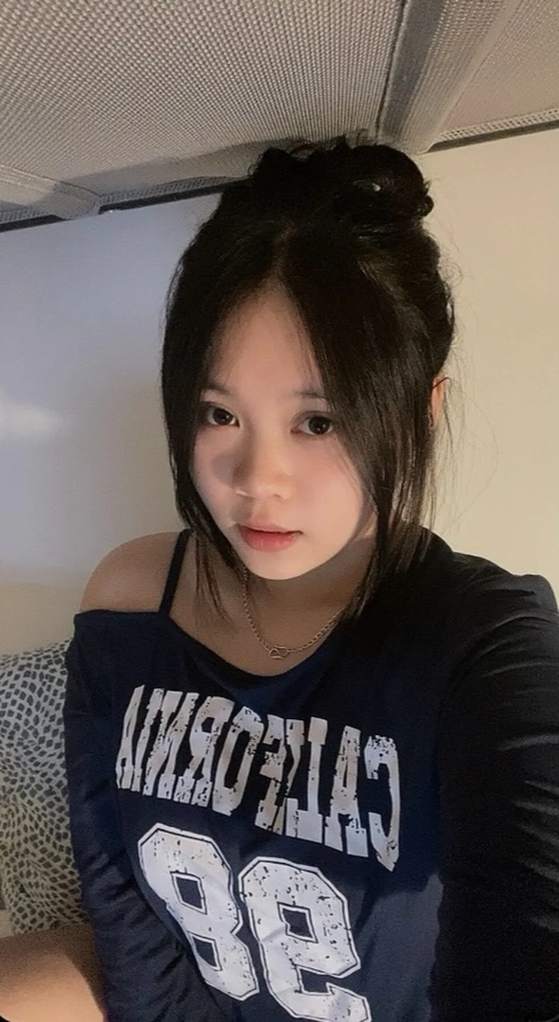 Cùng tải ngay Tải hình ảnh gái 2k5 dễ thương nhất về điện thoại