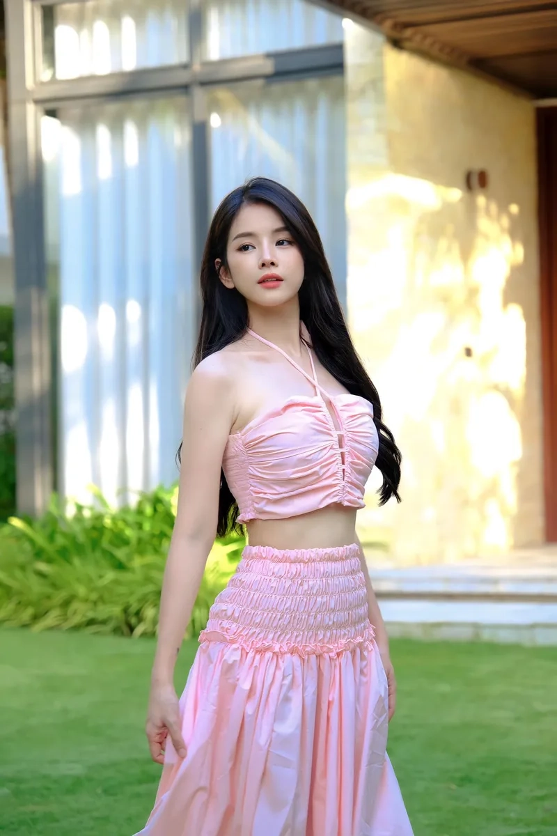 Biến điện thoại thêm xinh cùng Hình nền gái 2k5 dễ thương