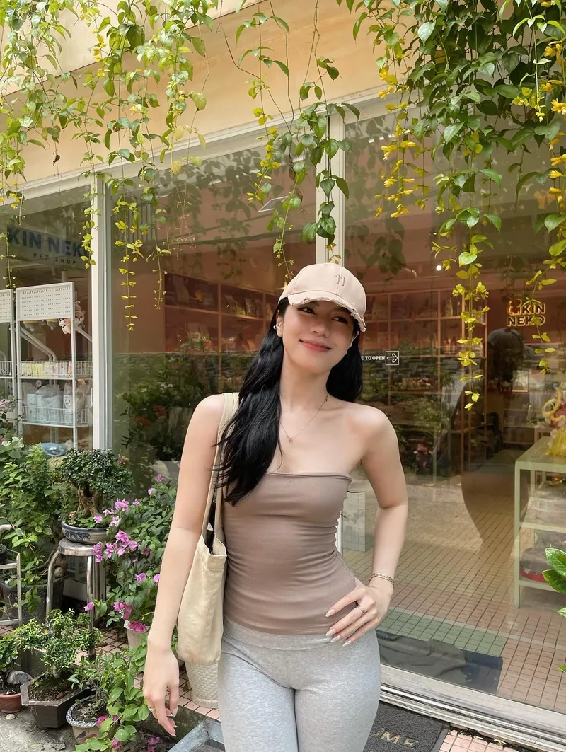 Tỏa sáng phong cách với Hình nền gái 2k5 cho điện thoại cực xinh